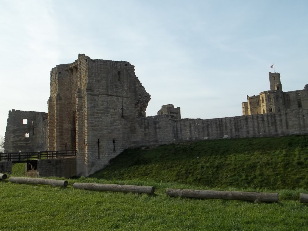 Warkworth Castle - Northumberland 04/11 by Joe Percy