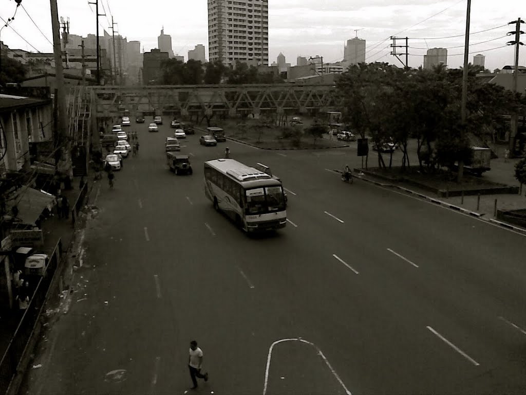 View from Gil Puyat LRT Station facing to Makati City by andratama