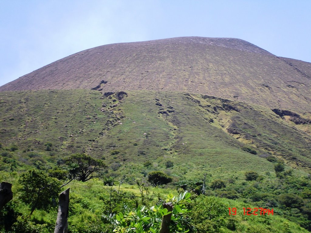 Telica volcano seen from the north by Sergio Balladares