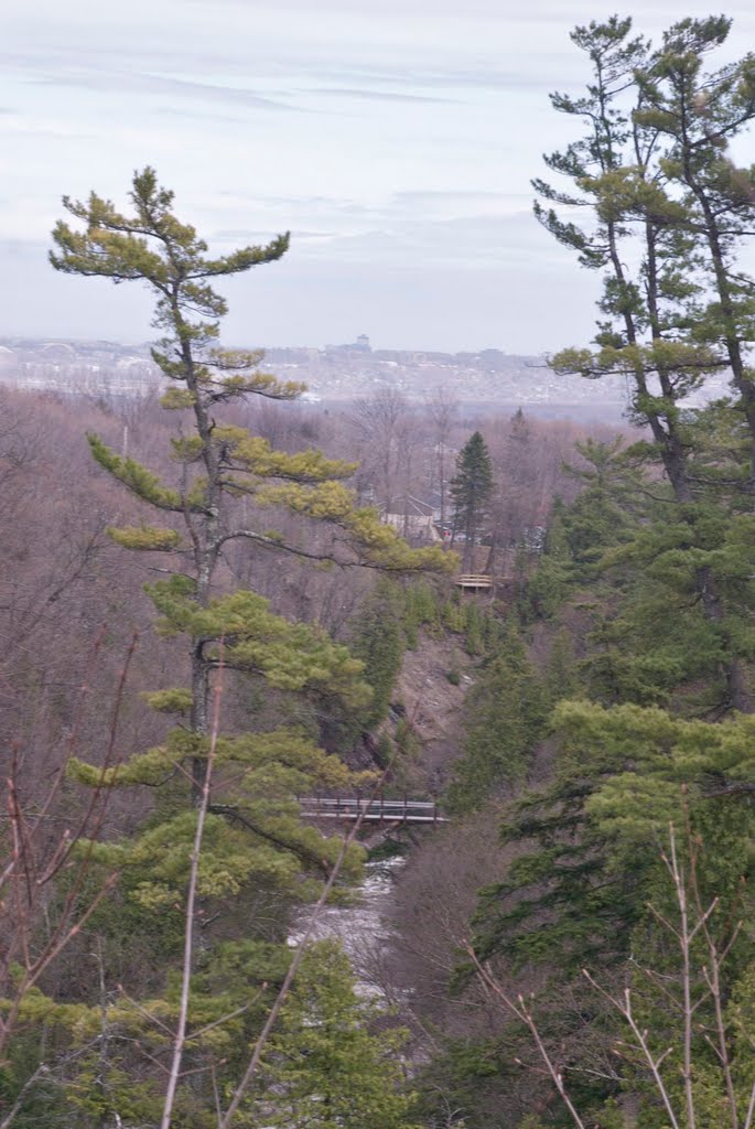 Du haut de la Falaise, Wendake, Qc by D. St-Maurice