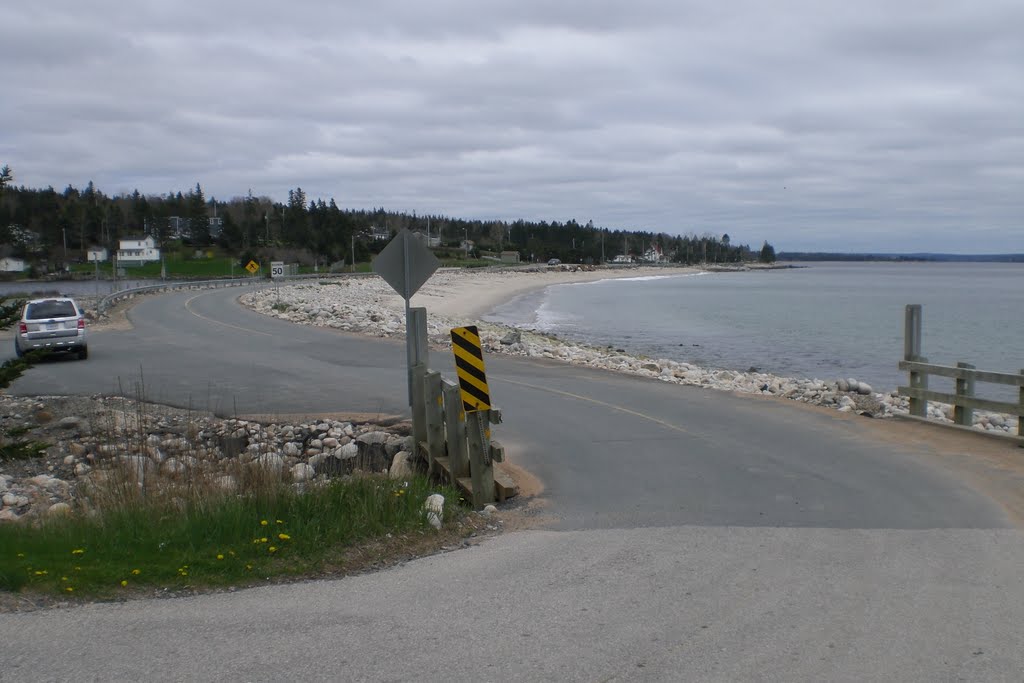 Conrads Rd./Queensland Beach (May 2011) by AGW