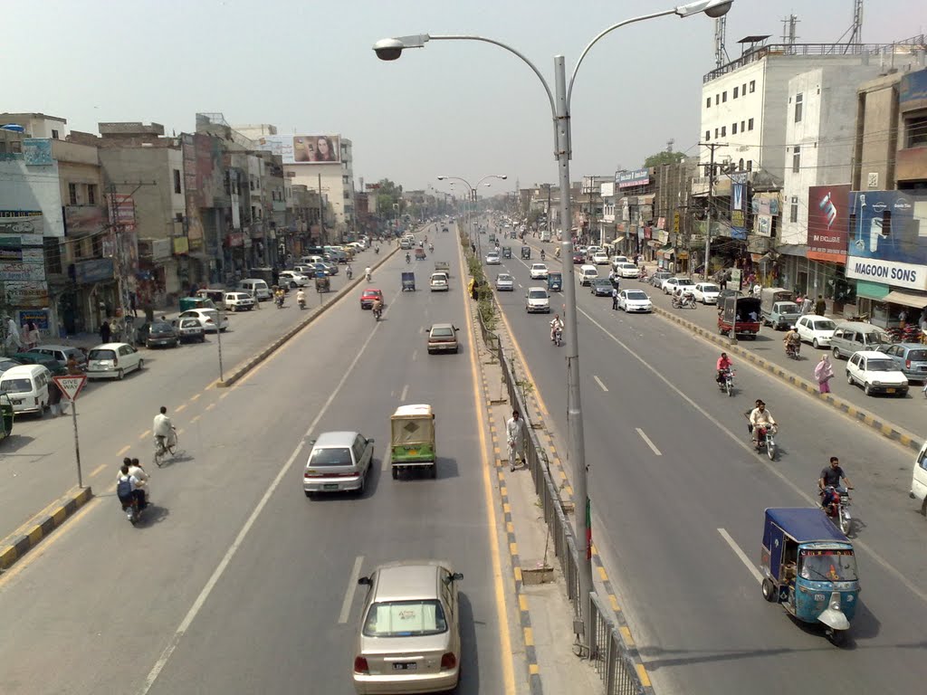 Ichra, Lahore. by Aatisam Nasir Tarar