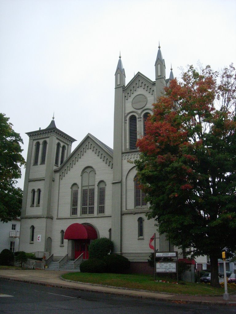 Pointy church by Aaron A