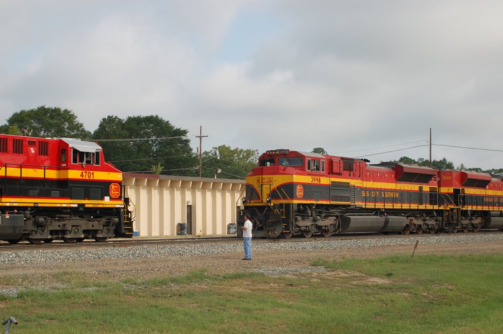 Kansas City Southern Railway Locomotives No. 4701 and No. 3998 at Leesville, LA by Scotch Canadian