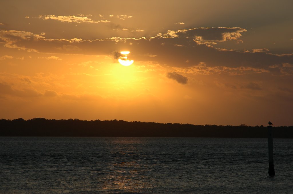 Straddie Sunset, Queensland by sholborn