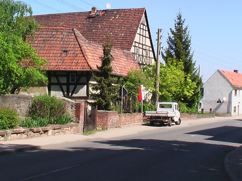 Traditioneller historischer Vierseitenhof von 1649 / Traditional historical "Vierseitenhof" of 1649 by Karli04