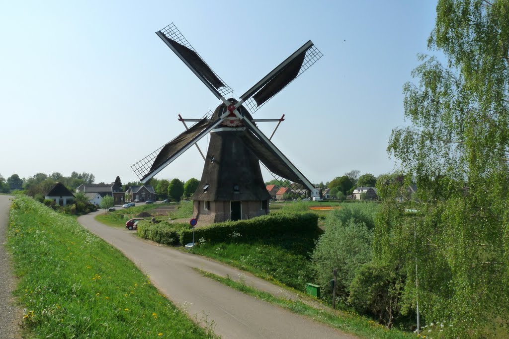 De Waardeburgse molen. by Sjeng