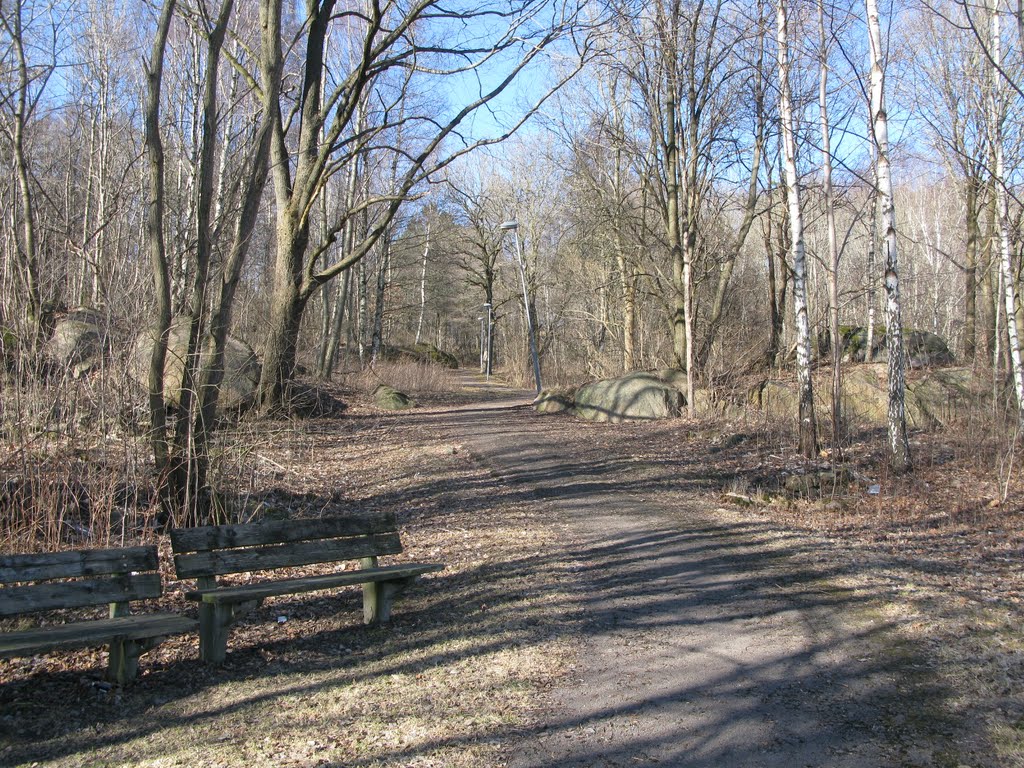 Gångbana i Åketorp / Walking path in Åketorp (2011) by Biketommy