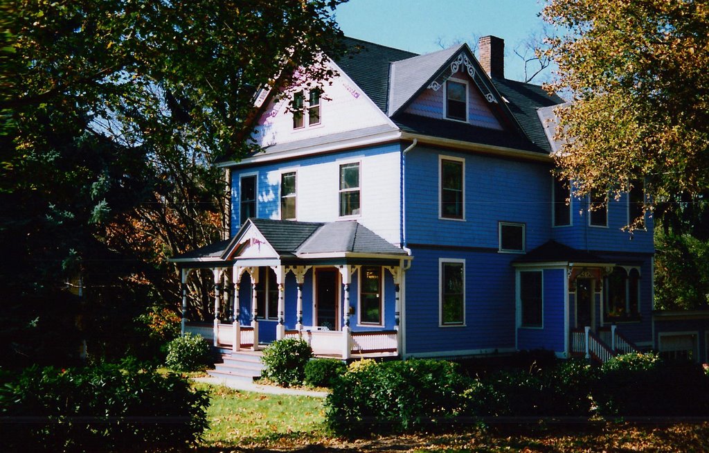 Victorian House in Amherst by Lubomira Soroko