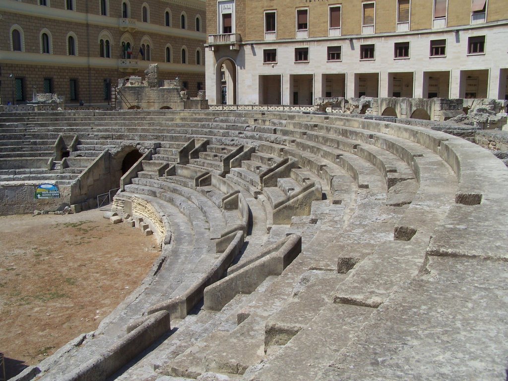 Anfiteatro by Guardia di Porta