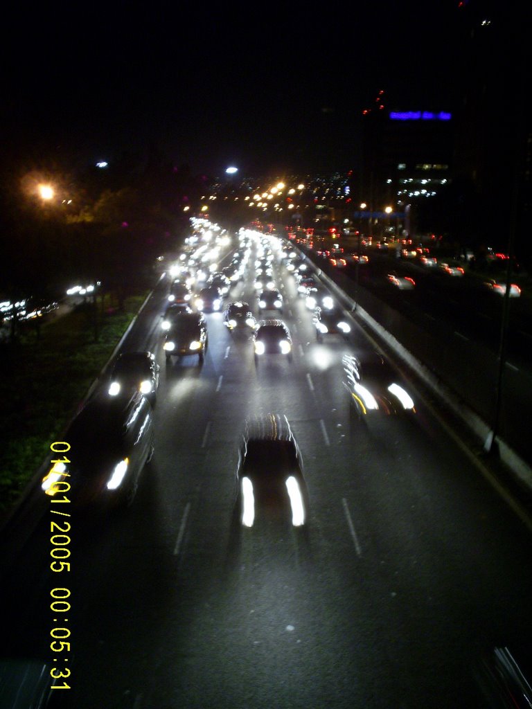 Trafico en Periferico de Madrugada by WeißeMensch