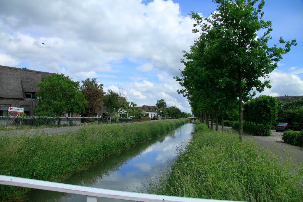 Schalkwijk. Provincialeweg en Overeind, richting Lekdijk. by watersnip