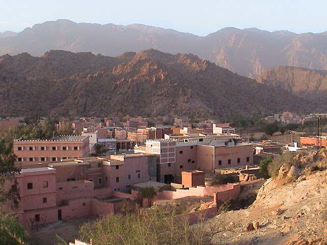 Tafraoute Blick auf die Stadt vom Hotel Les Amandiers by Contessa