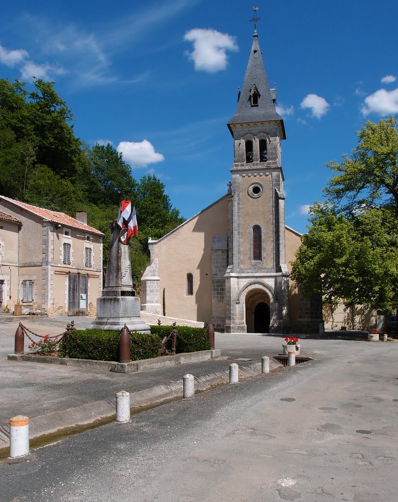 The centre of Teyjat - May 2011 by Mike Stuckey