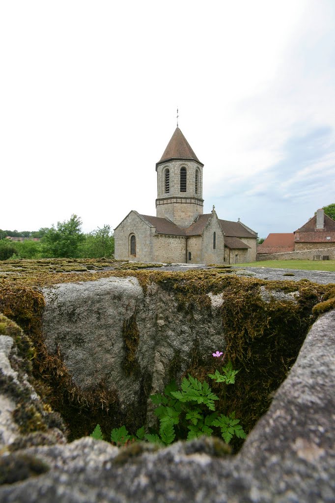 Saint Hilaire les places, l'église by Roland Gardin