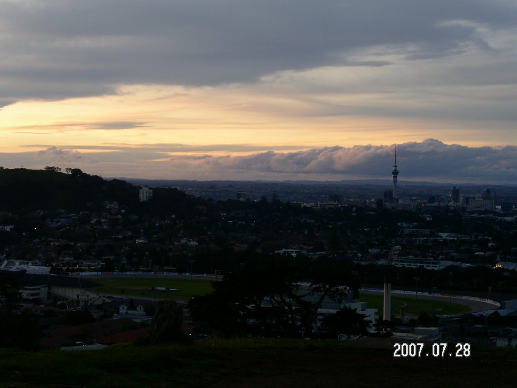 One Tree Hill, Auckland, New Zealand by Kun Yu