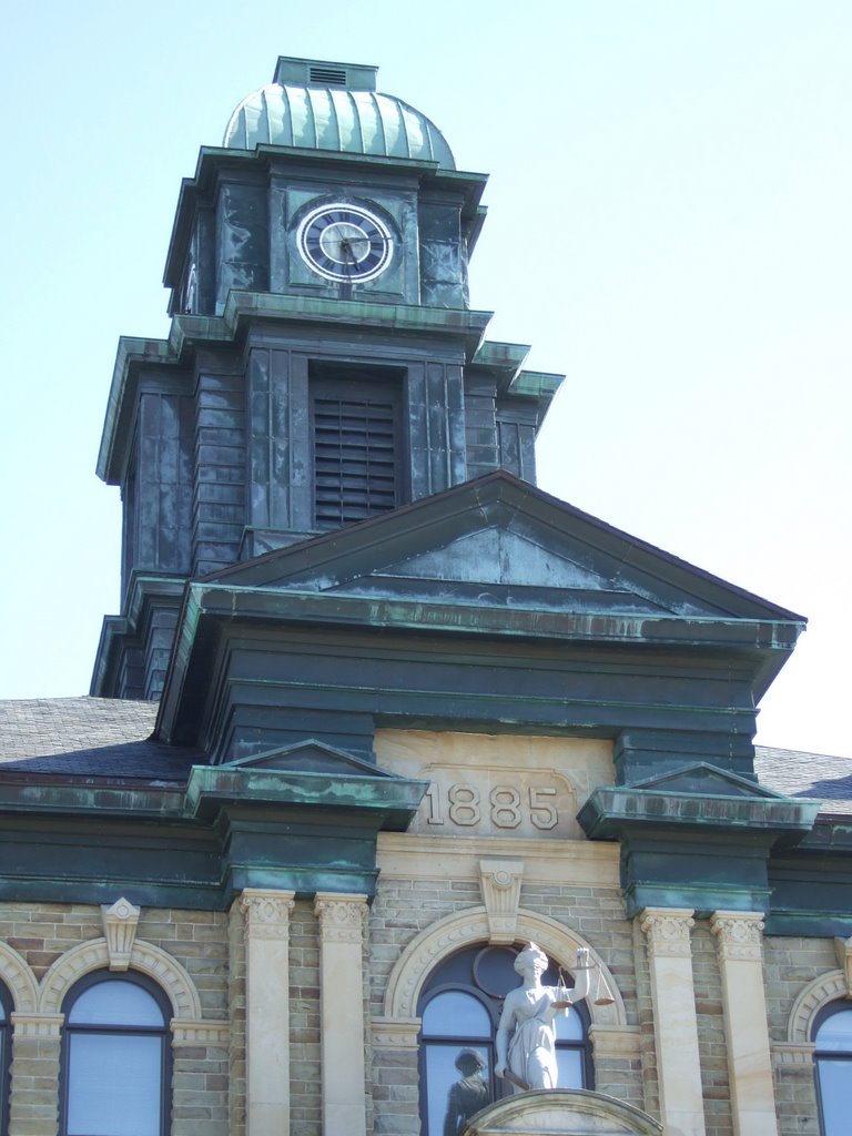 Holmes County Courthouse, Millersburg, OH by BellaCV