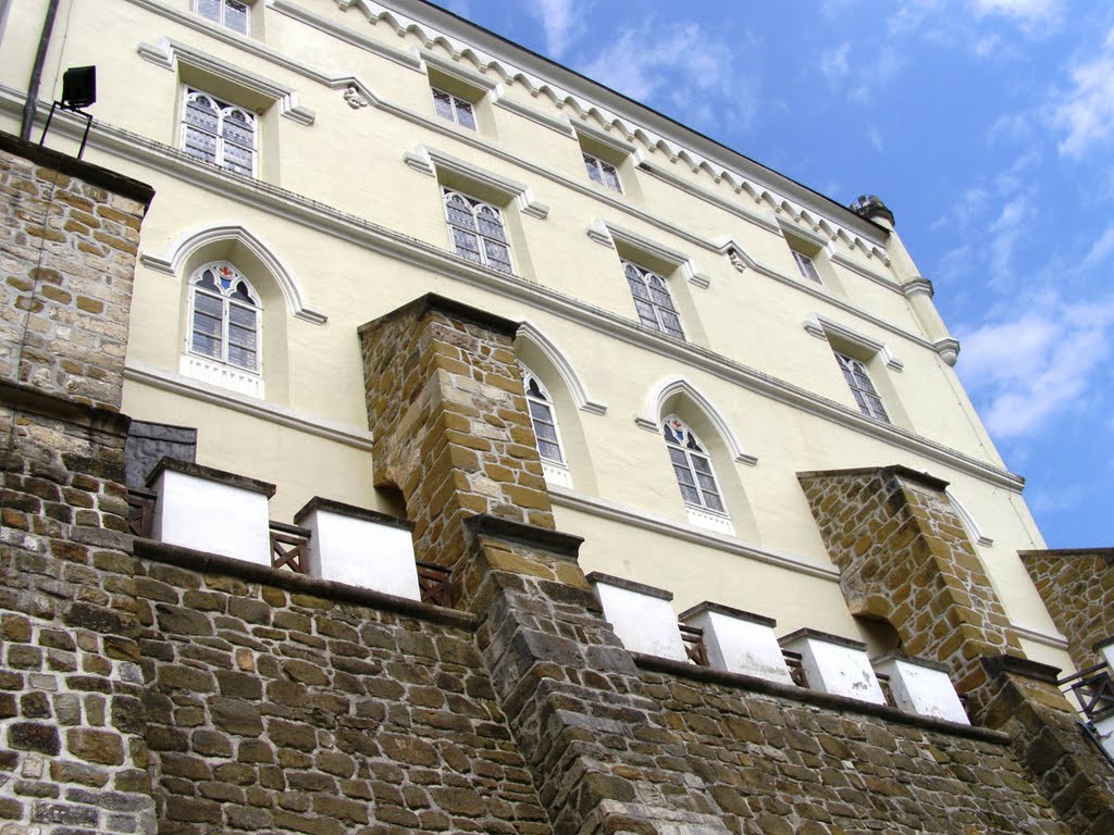 The beauty of the Trakošćan castle walls - by Franjo Stanišić by Marin Stanisic