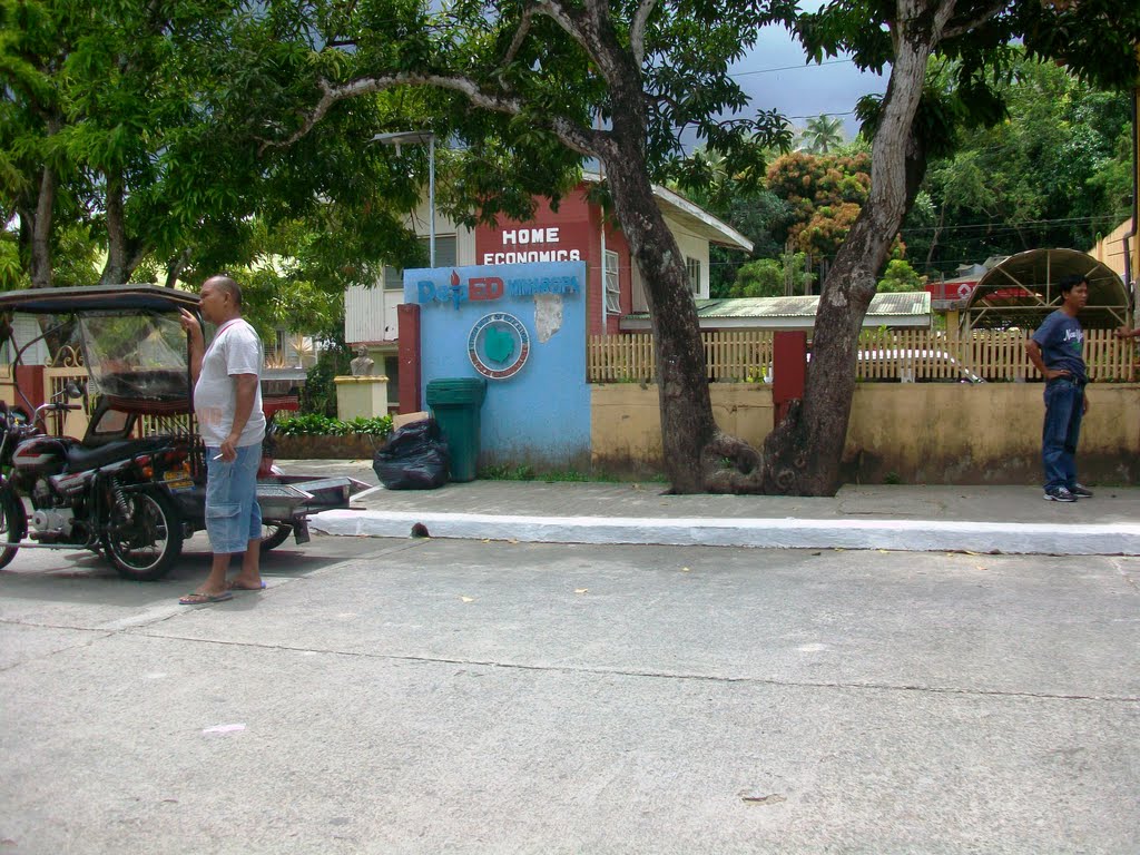 Boac Central 1 Elementary School by Florante