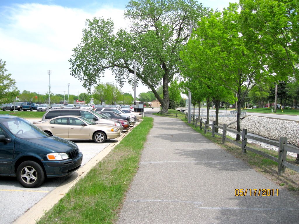 Along Schoon Ditch west of Columbia Avenue by Huffmun