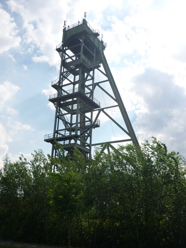 Hansa Schacht 3; 1908 Teufbeginn, 1909 erreicht dieser Schacht in 145 m Teufe das Steinkohlengebirge, 1910 in Betrieb, nach Stilllegung 1980 für die zentrale Wasserhaltung offengehalten by Iceman93 / NO VIEWS!!!