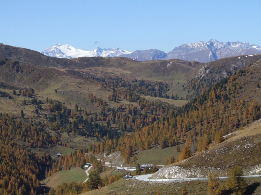 Nockalmstrasze panoráma az Eisentalhöhétől by ghalmai