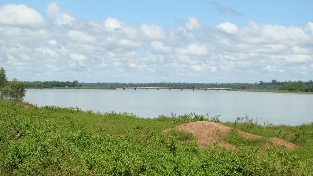 Bờ tây nam hồ Trị An by Trịnh Minh Nhựt