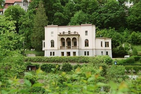 Reutervilla am Fuße der Wartburg by Photographer577