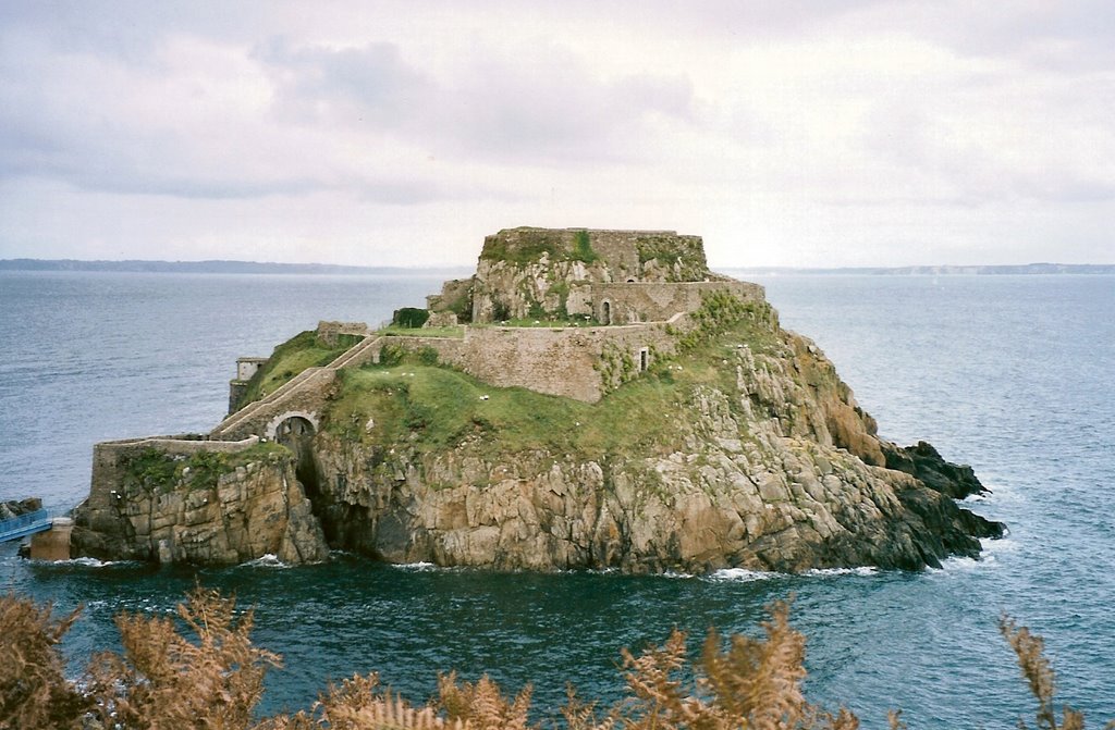 Fort de Bertheaume à Plougonvelin by Gilles Bareau