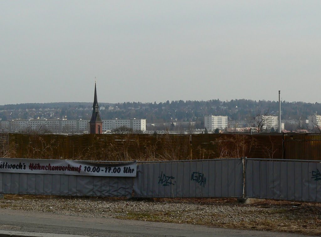 Chemnitz/Sonnenberg - Blick auf die St. Andreas Kirche und das Beimler-Gebiet by Thomas Eichler