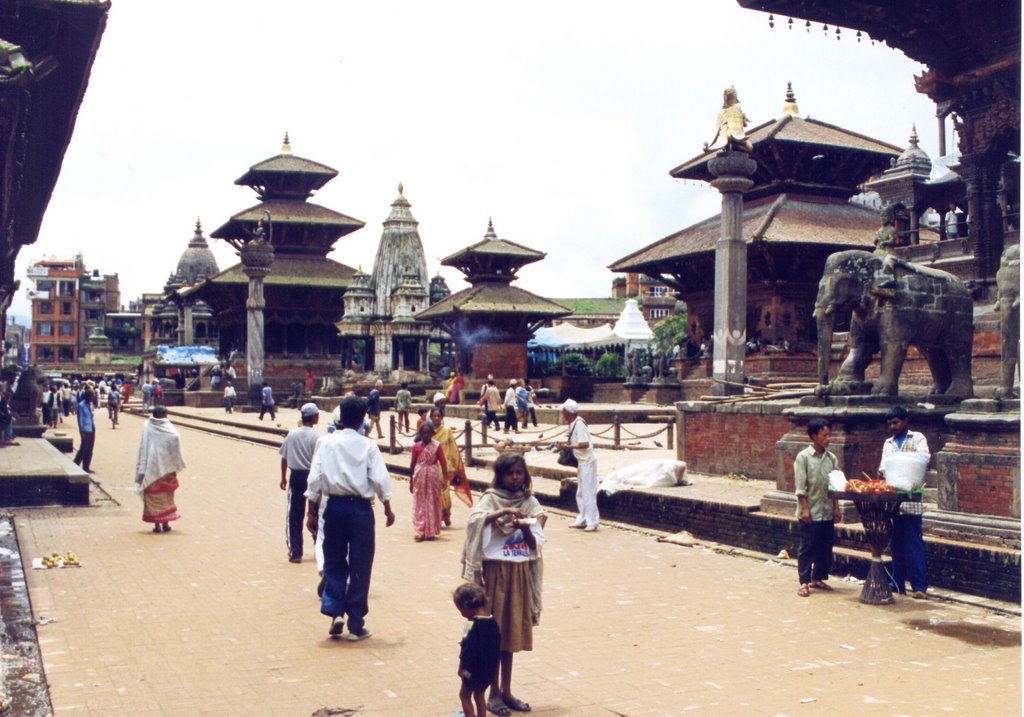 Patan - Durbar square by Paolo Grassi