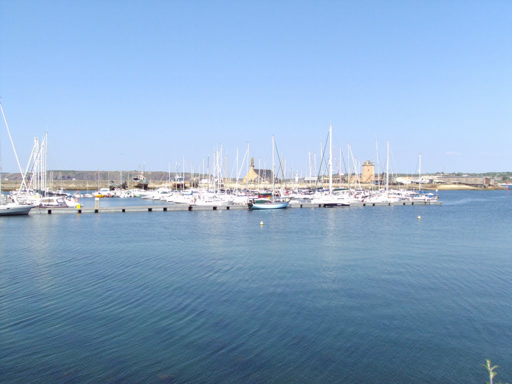 Camaret,port de plaisance by voigtlander,jp.pourcines