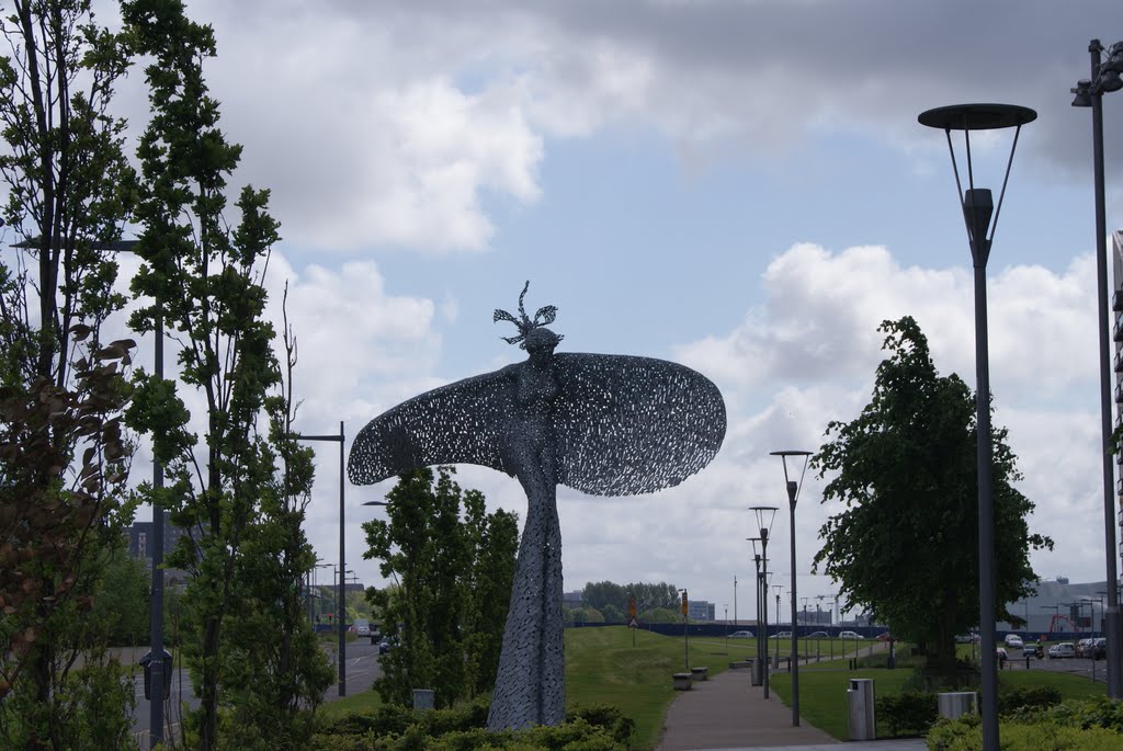 Rise by Andy Scott at Glasgow Harbour by emmar