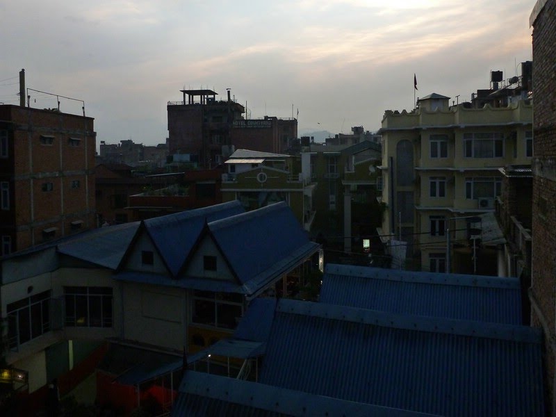 Kathmandu (Nepal), Abendstimmung vom Hotel Eco 2000 aus gesehen by Canyonwolf