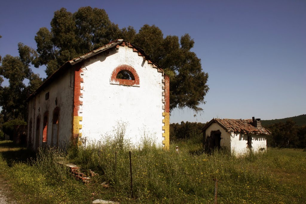 Estación de Ferrocarril de Camaras Altas by José Manuel Castaño