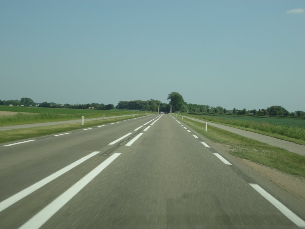 Zeelandweg Oost richting Steenbergen by © rdnjc