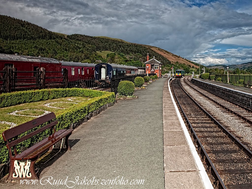 Carrog Trainstation by Ruud Jakobs