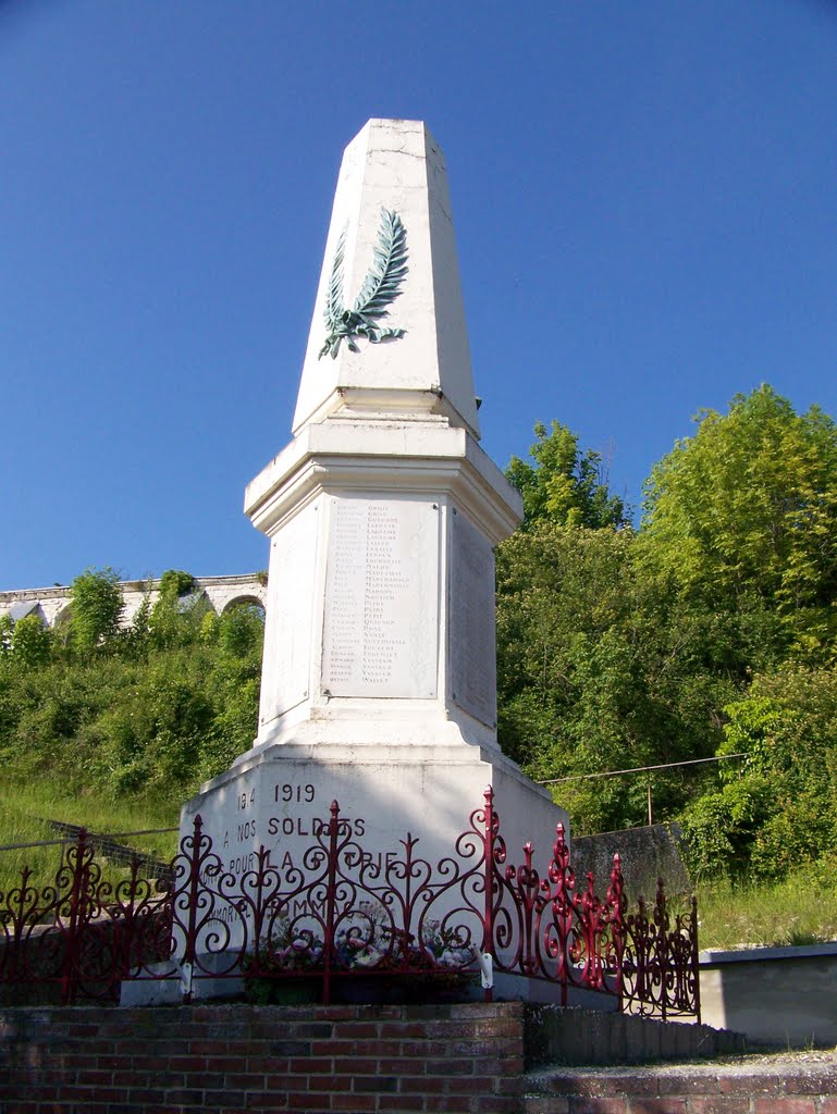 Monument au mort de l'Etoile by Christophe LACROIX