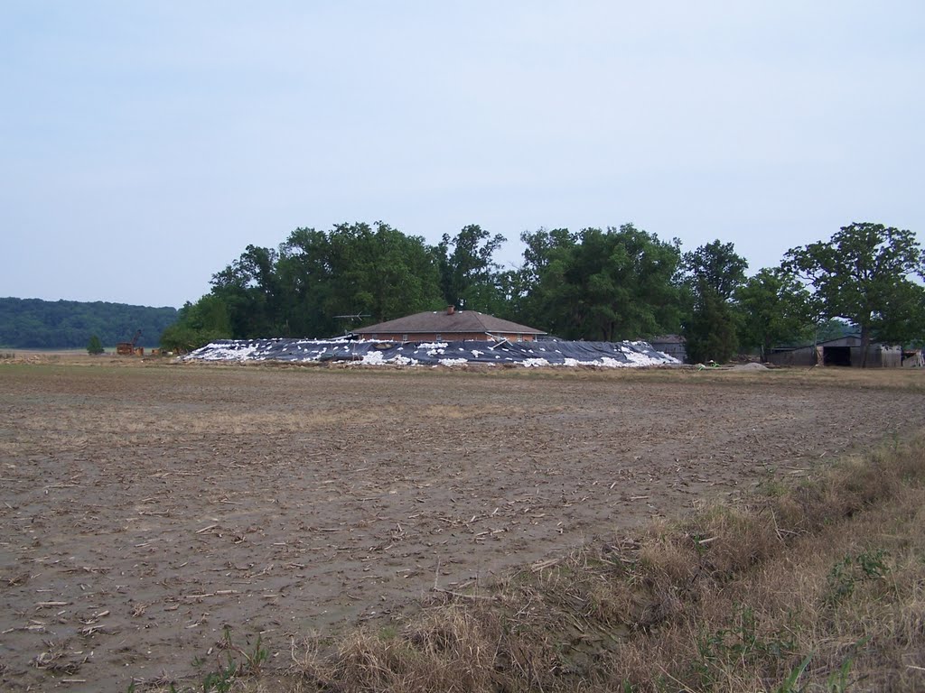 Flood Victim Near New Shawneetown In Southern Illinois......(1622394350) by 1622394350