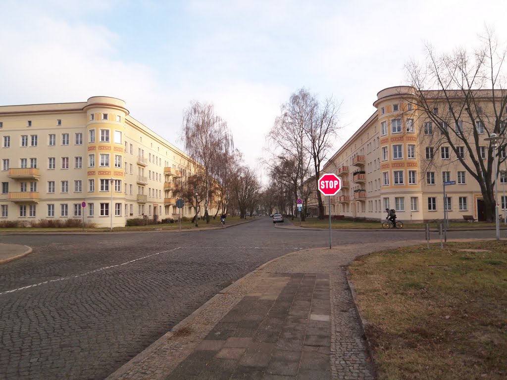 Saniert: Eisenhüttenstadt - Fritz-Heckert-Straße/Saarloiser Straße by pinselheinrich100