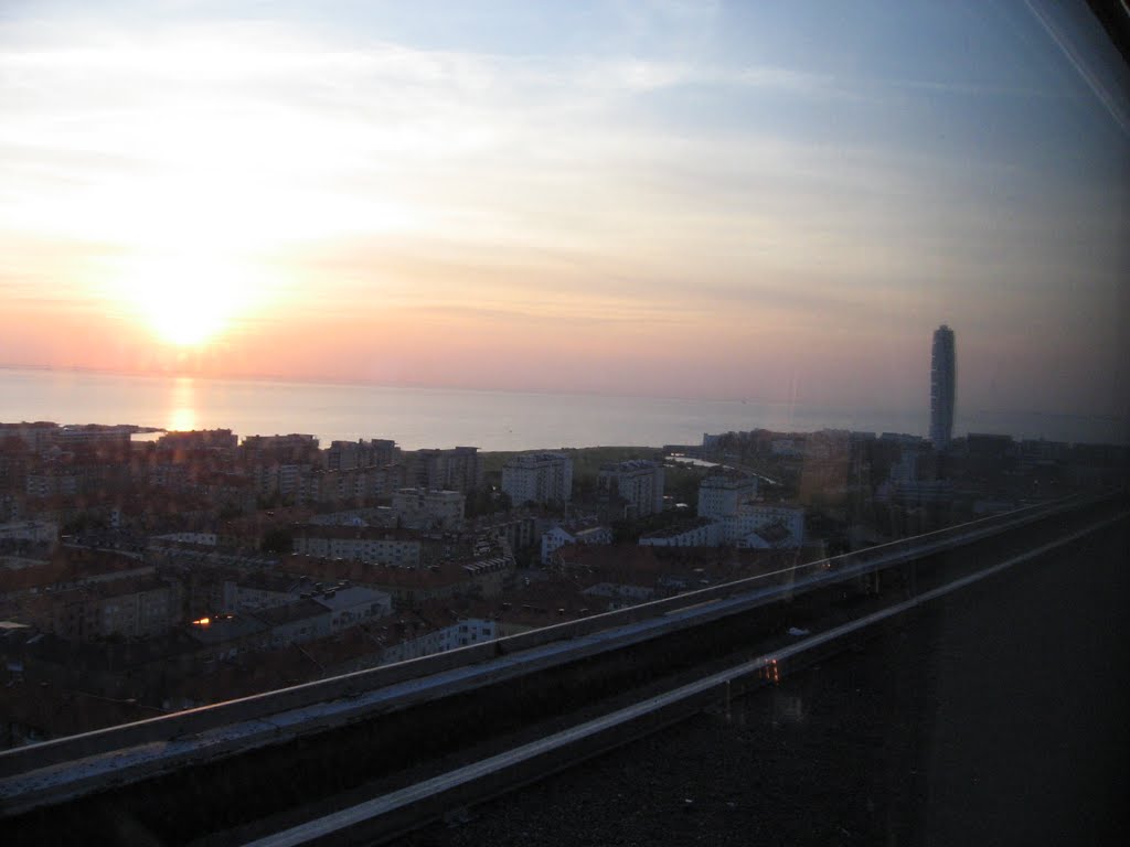 Turning Torso iz Kronprinsena 05 11 by Vrbanac Boris