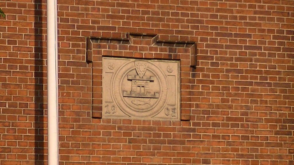 Wappen an der Schule by Humungoulus