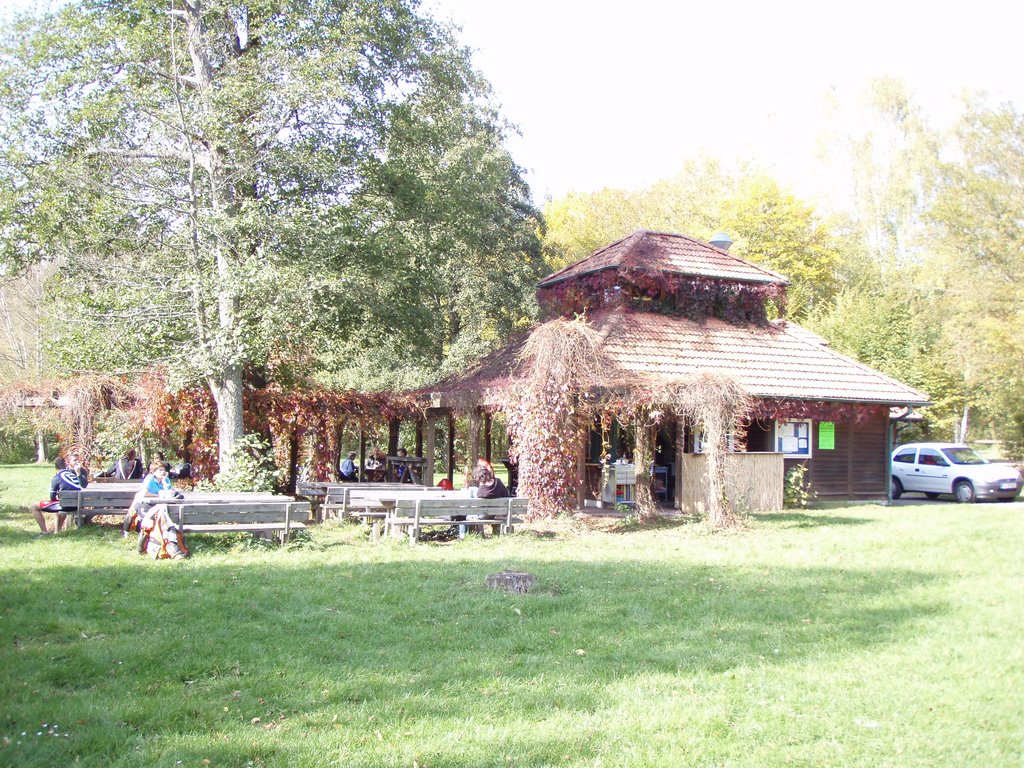 Schöntalweiher, Kiosk by Gitbert