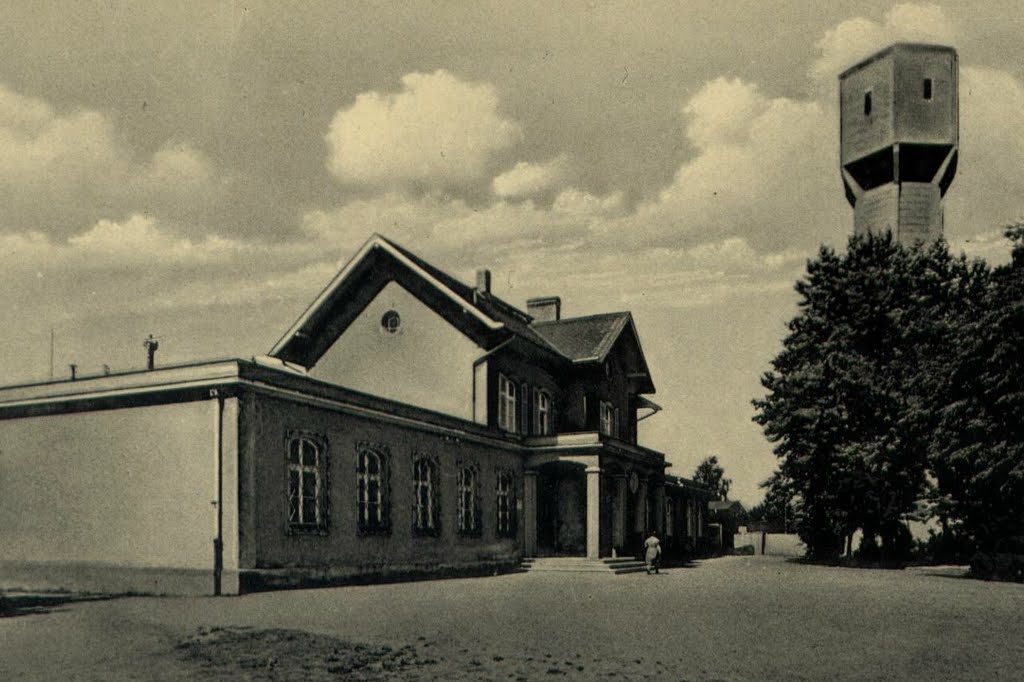 Bahnhof Nordausgang mit Wasserturm by pinselheinrich100