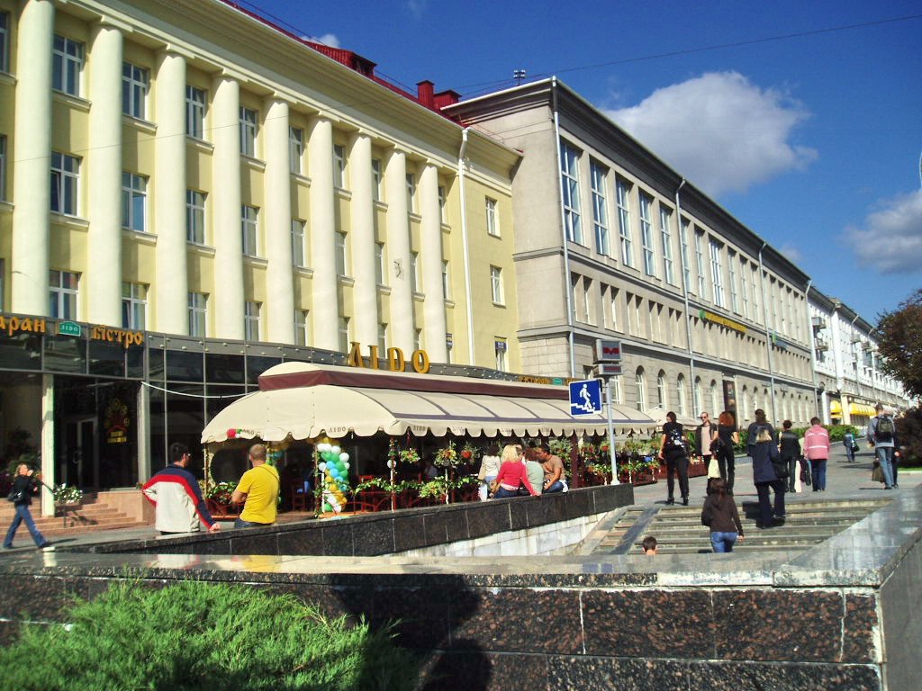 Minsk, Square Yakuba Kolasa, Restaurant Lido by Czobor Ferenc (HU)