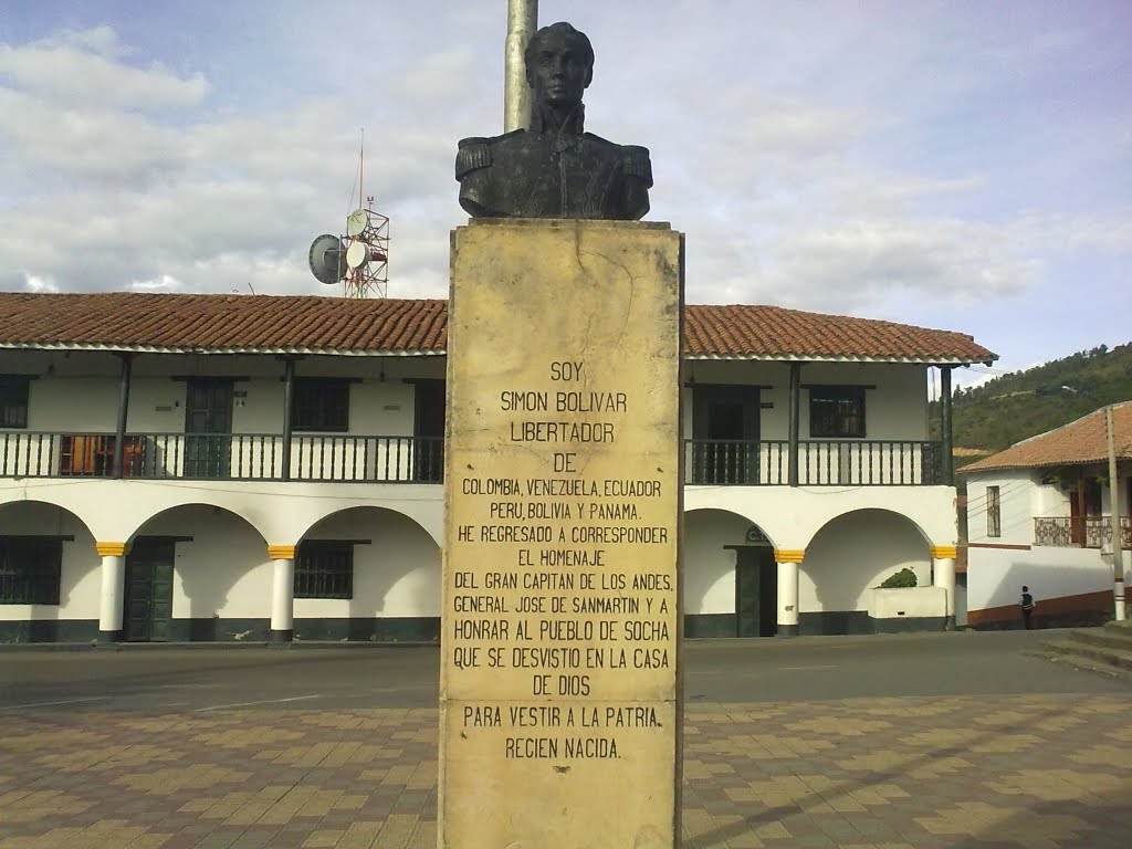 MONUMENTO SIMON BOLIVAR, PLAZA CENTRAL DE SOCHA by balaguerajohn