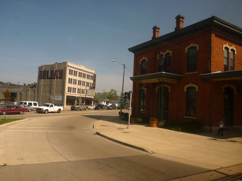 Jackson station & holda's blg from wolverine train , Jackson mi by ikbonset