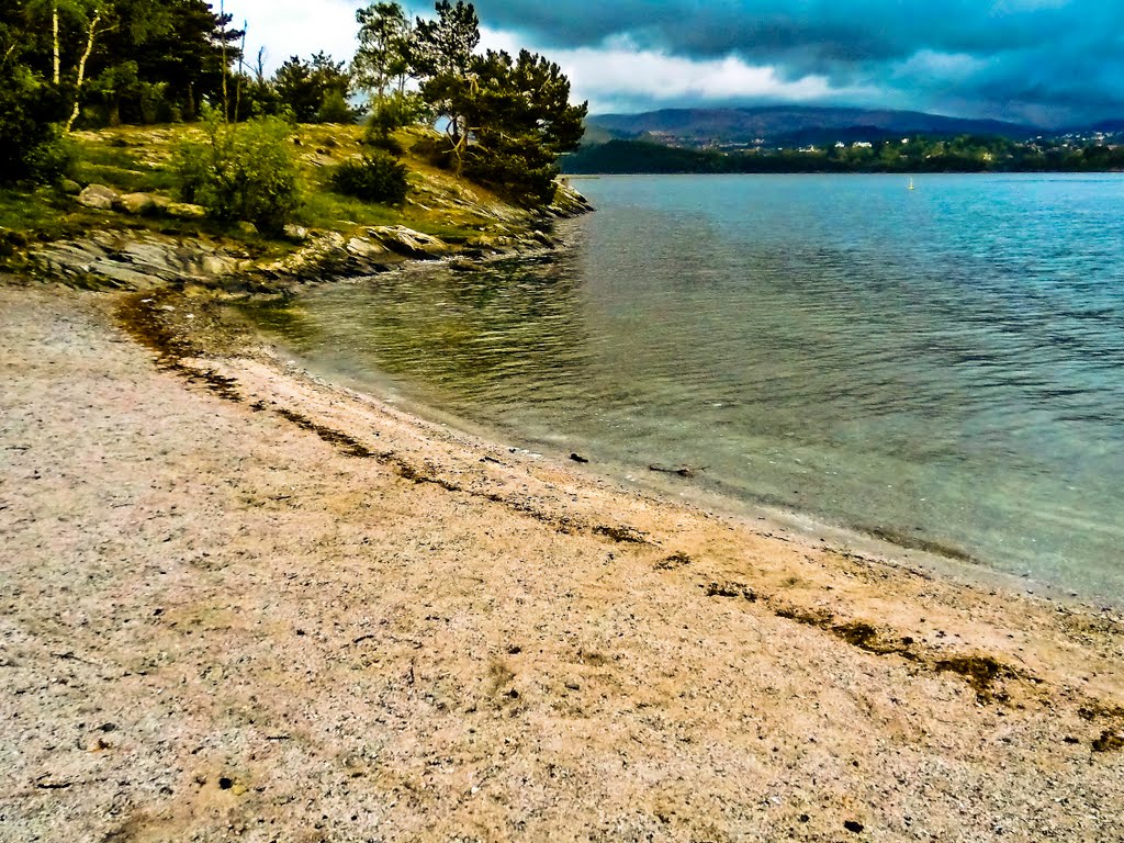 Badestrand på Kyrkjetangen by foto-geir