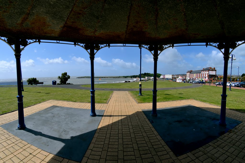 Barry island bandstand by fat-freddies-cat