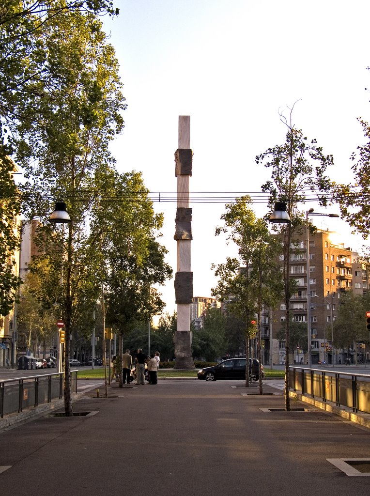 Josep Tarradellas monument, by Julio M. Merino by juliome